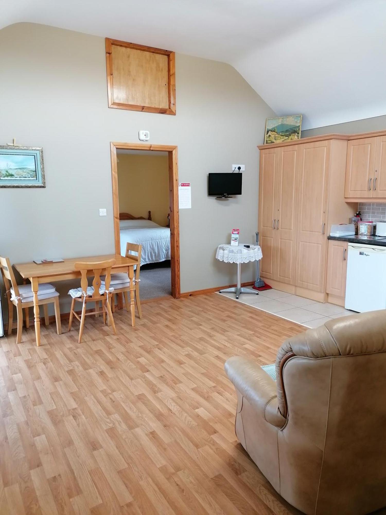 Danubio Guest Accommodation Doonbeg Buitenkant foto