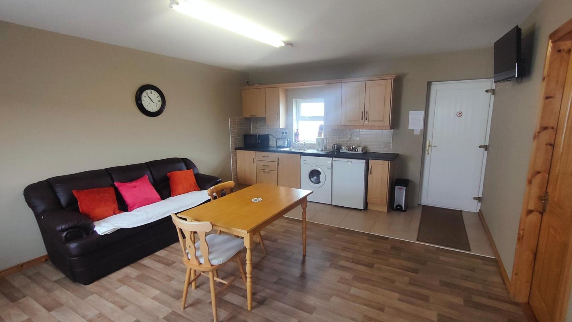 Danubio Guest Accommodation Doonbeg Buitenkant foto
